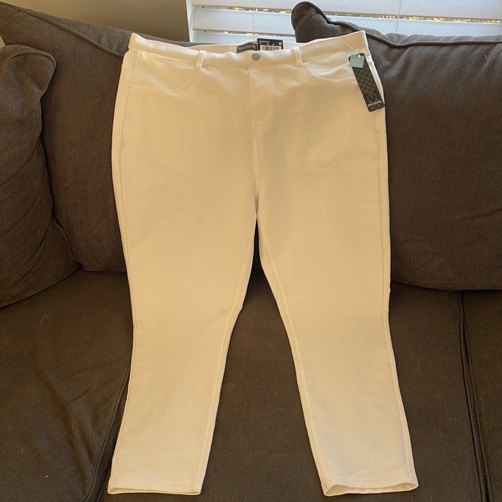 Massini Skinny Crop Pull-On white pants